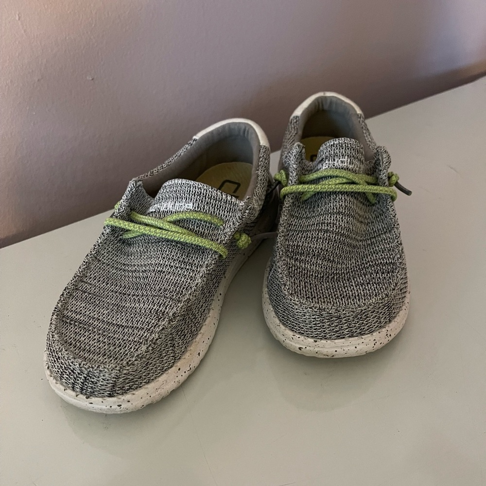 Hey Dude Shoes -Size 3 youth/4 womens